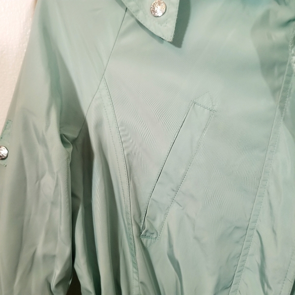 feecloset Korean Street Style Small Mint Color Rain Jacket - Picture 7 of 8